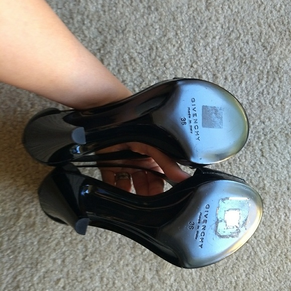 Givenchy Stappy Sandals - Picture 6 of 6